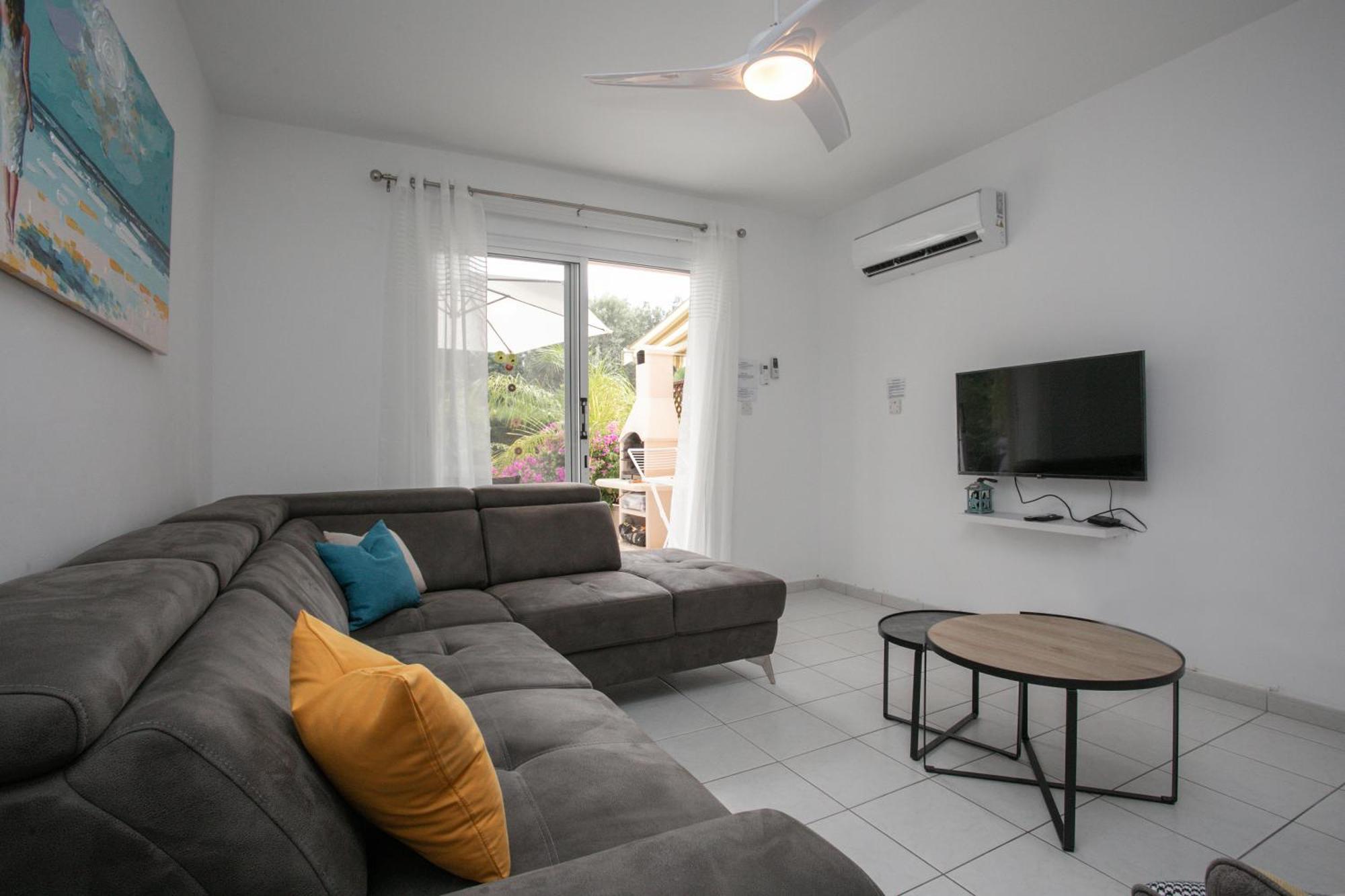 Casa Del Sol Townhouse In Iris Village بافوس المظهر الخارجي الصورة