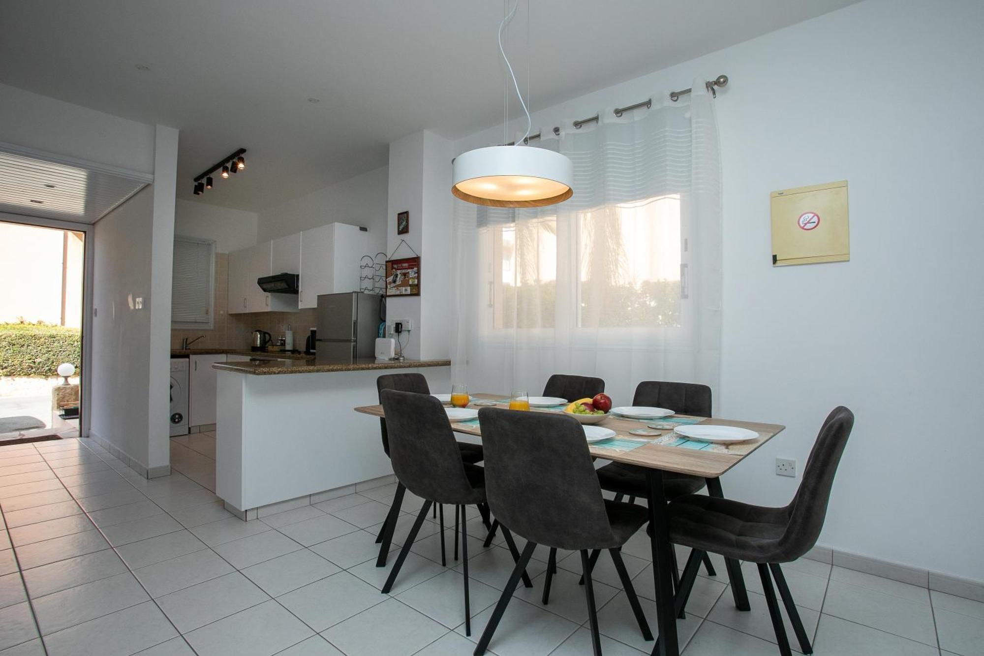 Casa Del Sol Townhouse In Iris Village بافوس المظهر الخارجي الصورة