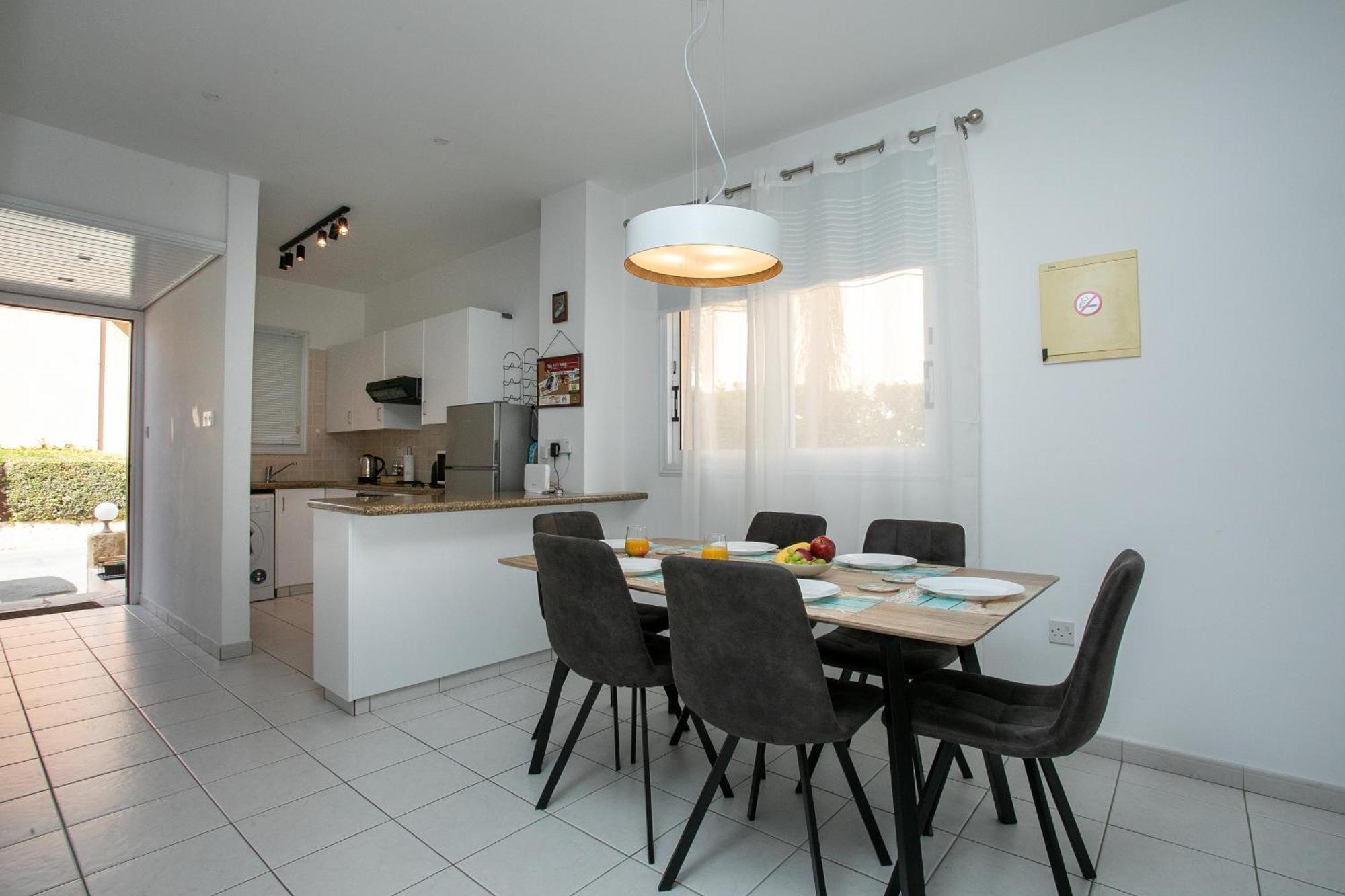 Casa Del Sol Townhouse In Iris Village بافوس المظهر الخارجي الصورة