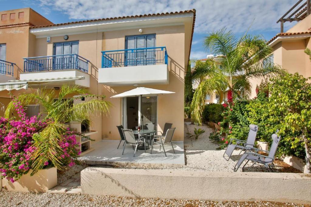Casa Del Sol Townhouse In Iris Village بافوس المظهر الخارجي الصورة